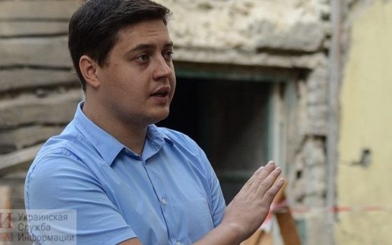 Глава одесского ГАСКа заплатит штраф в 500 гривен, за то что не остановил работы в Летнем театре «фото»