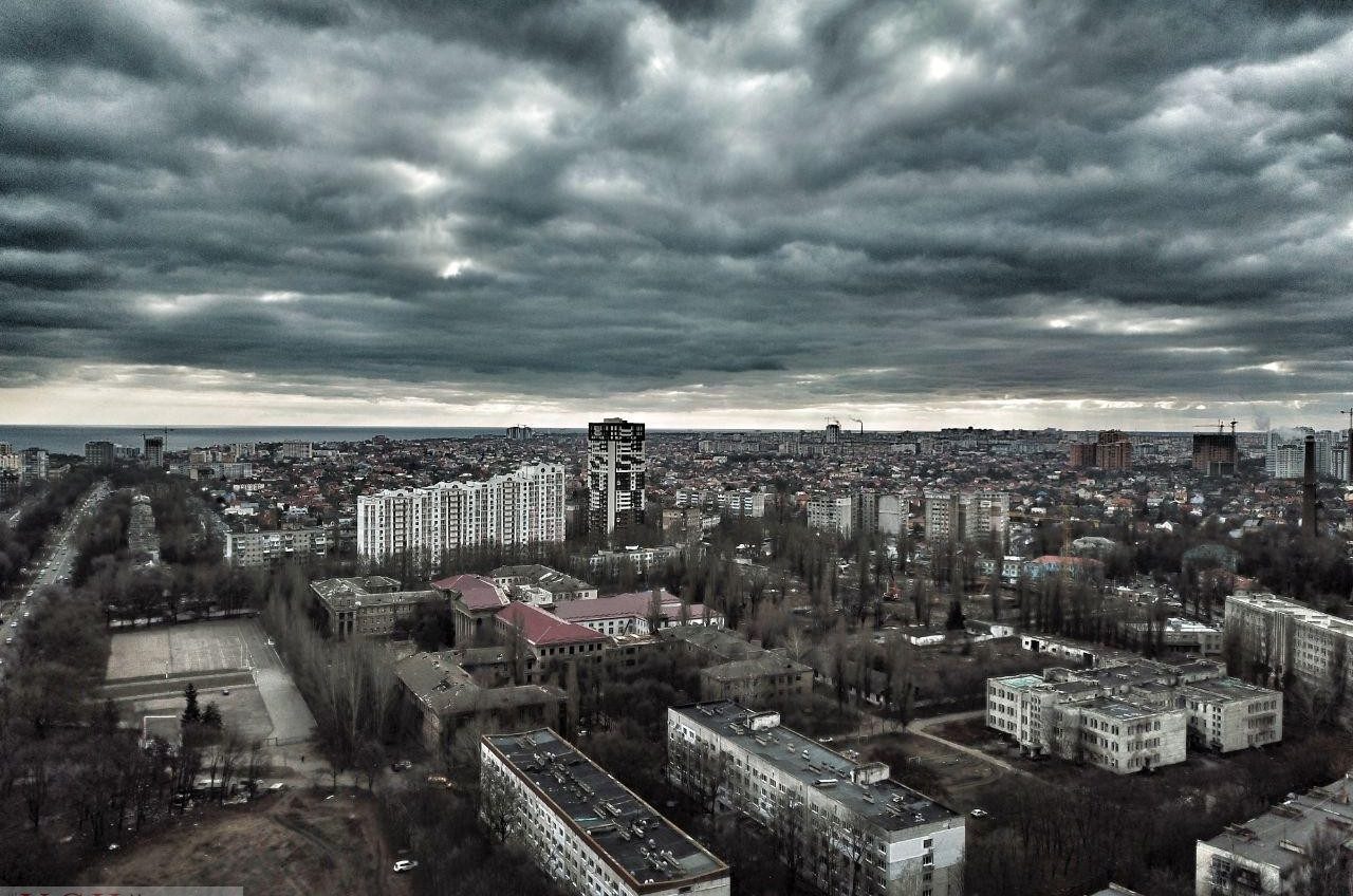 Штормовое предупреждение: на Одессу надвигается сильная гроза «фото»