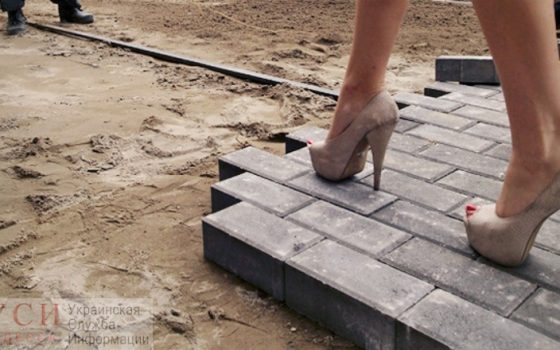 Почти 7 миллионов из бюджета Одессы хотят выделить на ремонт тротуаров на Таирова «фото»