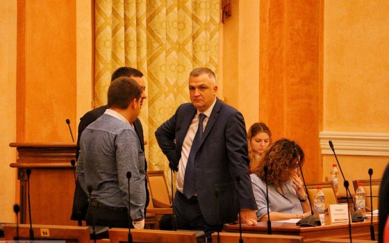В мэрию без вышиванки: большинство одесских чиновников проигнорировали традицию (фото) usionline.com В мэрию без вышиванки: большинство одесских чиновников проигнорировали традицию (фото) «фото»