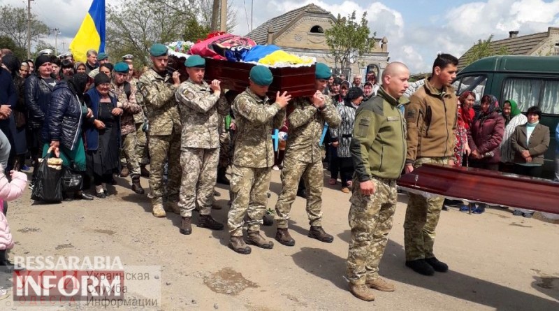 В Одесской области попрощались с морпехом-разведчиком, который закрыл собой товарища на фронте от обстрела (фото) «фото»