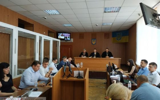 Дело “Краяна”: адвокаты продолжают зачитывать огромный текст в защиту подсудимых (текстовая трансляция) «фото»