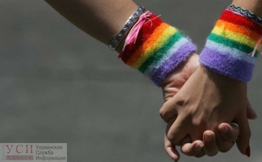 Буллинг ЛГБТ-подростков в школах: 72% учеников слышат гомофобные фразы от преподавателей «фото»