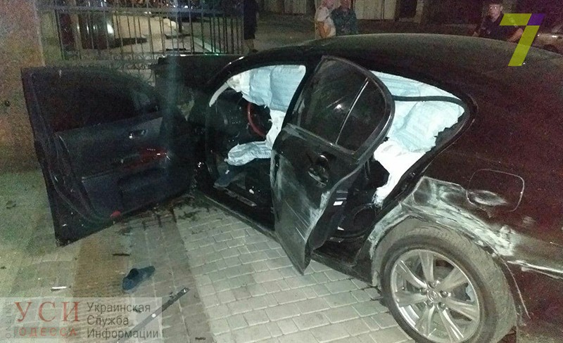 Погибший водитель разбившейся в Одессе иномарки угнал ее с автомойки, где был стажером «фото»