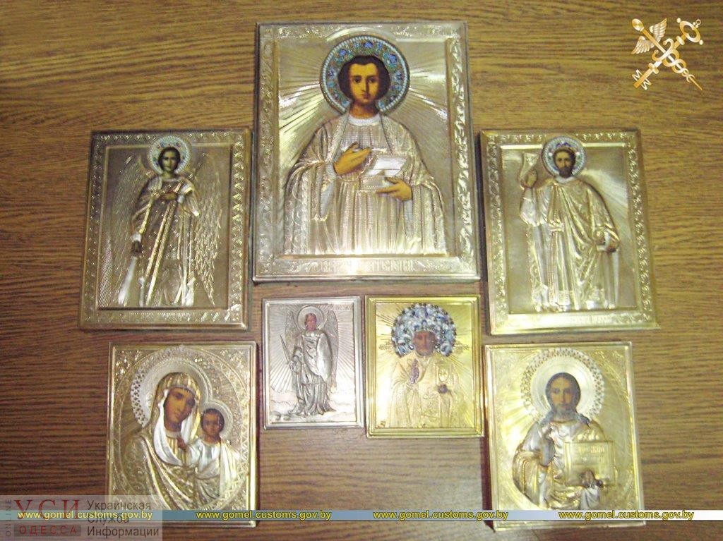 Беларуские таможенники обнаружили 7 икон в серебряных окладах, спрятанные в автобусе из Одессы (фото) «фото»