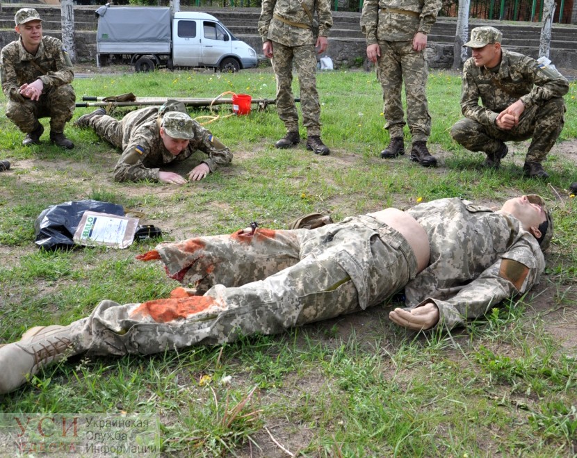 В Одессе военных учат оказывать первую помощь в экстремальных условиях (фото) «фото»
