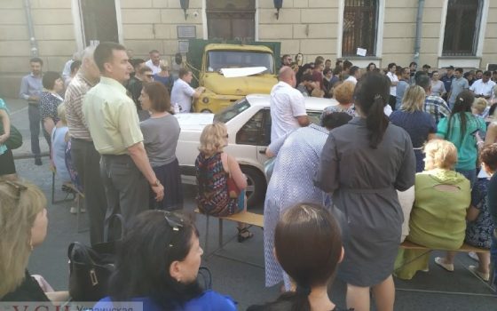 Под Одесским Медином снова митингуют: на этот раз требуют отставки Супрун (фото) «фото»