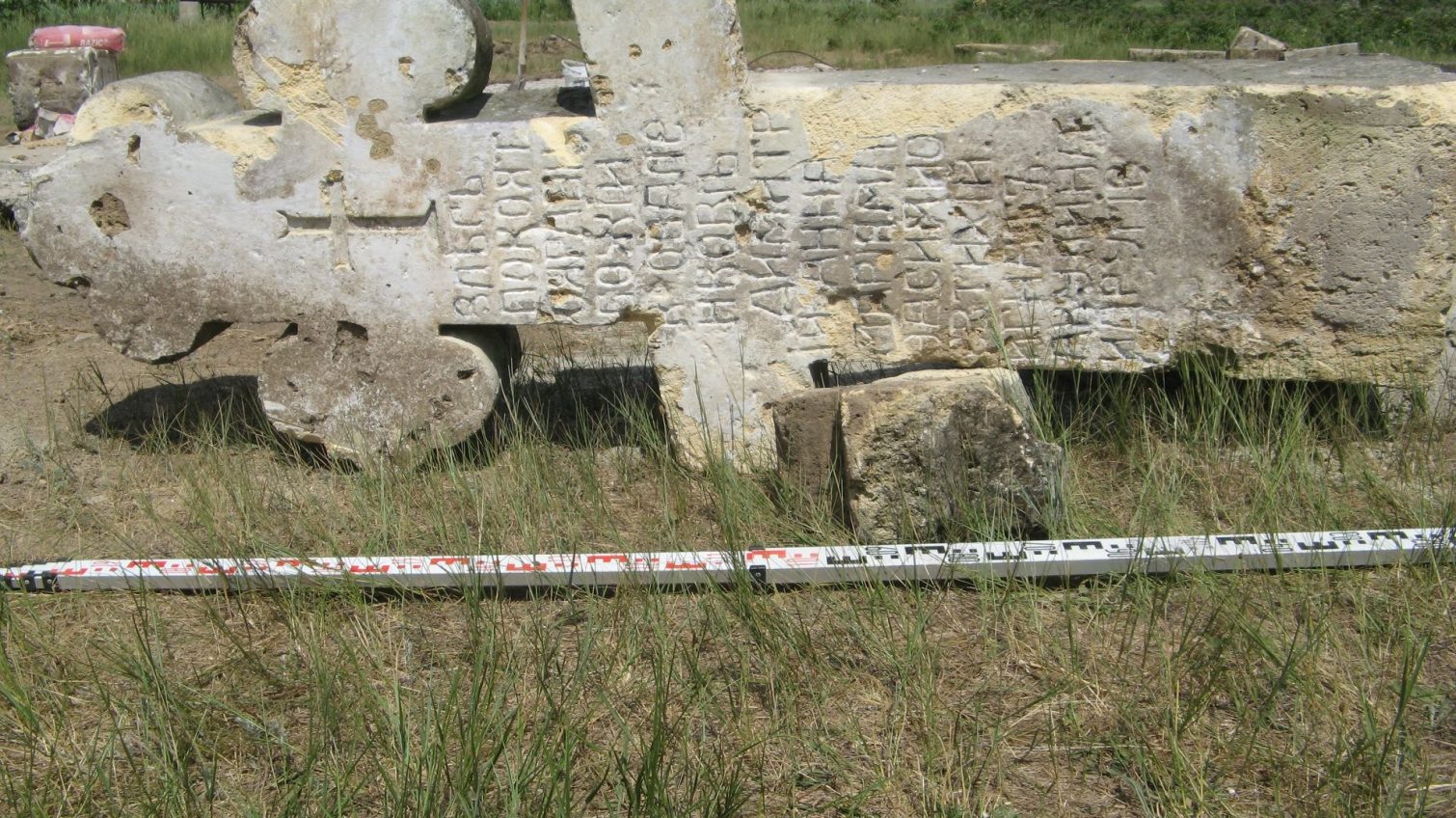 В Татарбунарах восстанавливают старинное кладбище (фото) «фото»