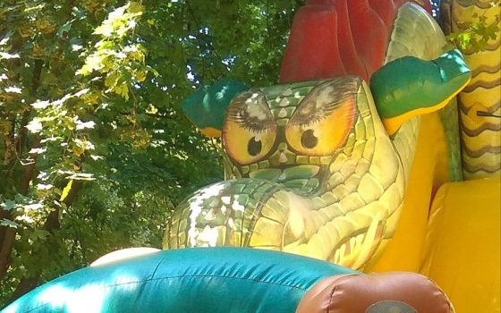 “Моя дочь орала в истерике больше часа”, – в Одессе за минуты сдулся еще один батут, когда там были дети «фото»