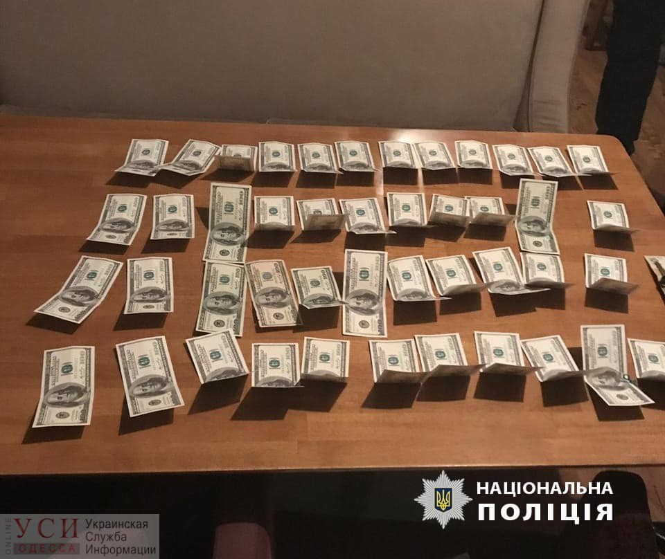 Чиновник Управления Гоструда в Одесской области попался на взятке в 4,5 тысяч долларов «фото»