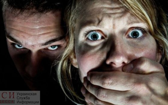 В Южном мужчину подозревают в изнасиловании беременной женщины «фото»