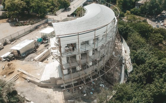 Реставрация Воронцовской колоннады на завершающем этапе – специалисты приступили к демонтажу строительных лесов (аэросъемка) «фото»