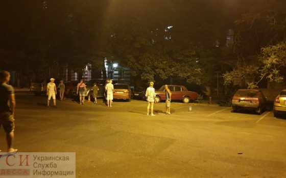 В Одессе водитель иномарки влетел в припаркованные автомобили и скрылся (фото) «фото»