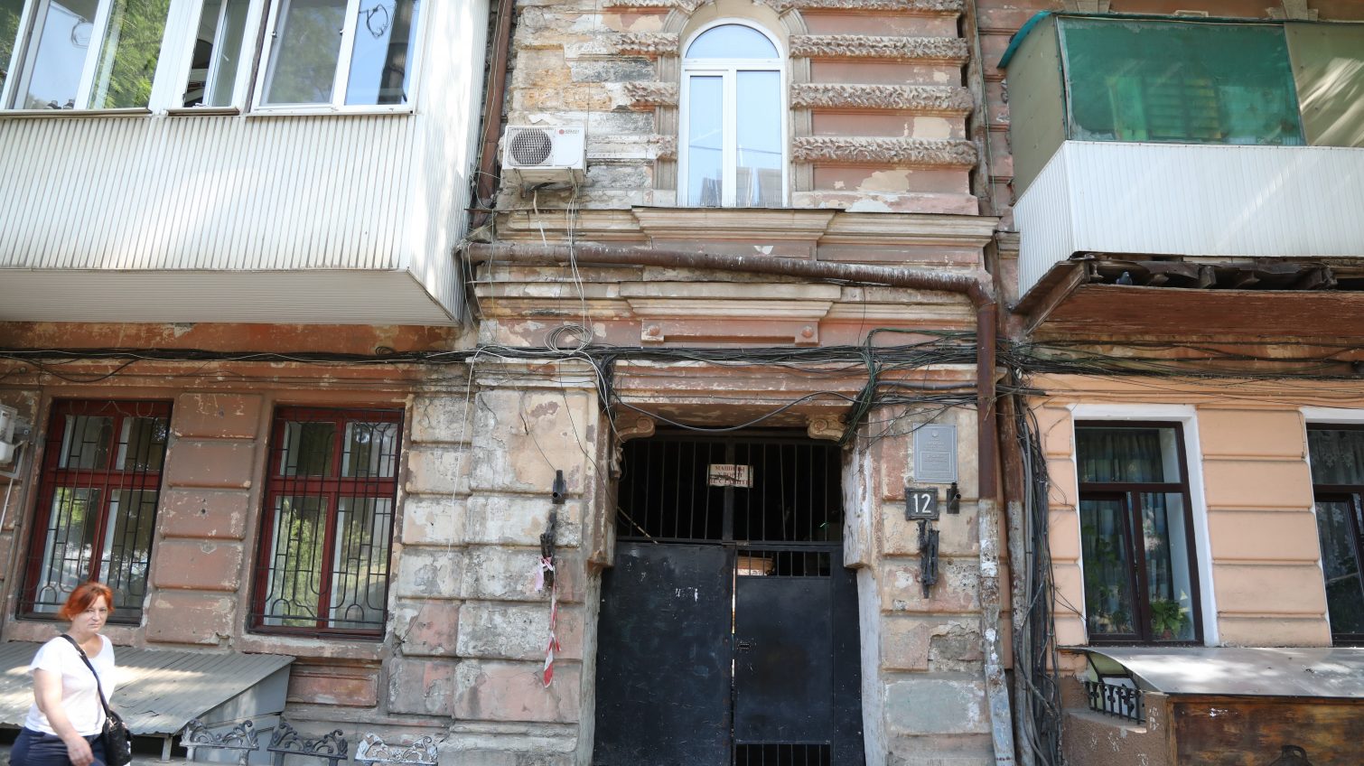 Место бедствия: старинный дом в самом центре Одессы на Пантелеймоновской (фото, видео) «фото»