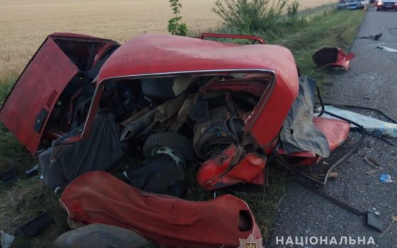 Иномарка на всем ходу врезалась в “Жигули” на обочине в Одесской области: трое человек погибли (фото) «фото»