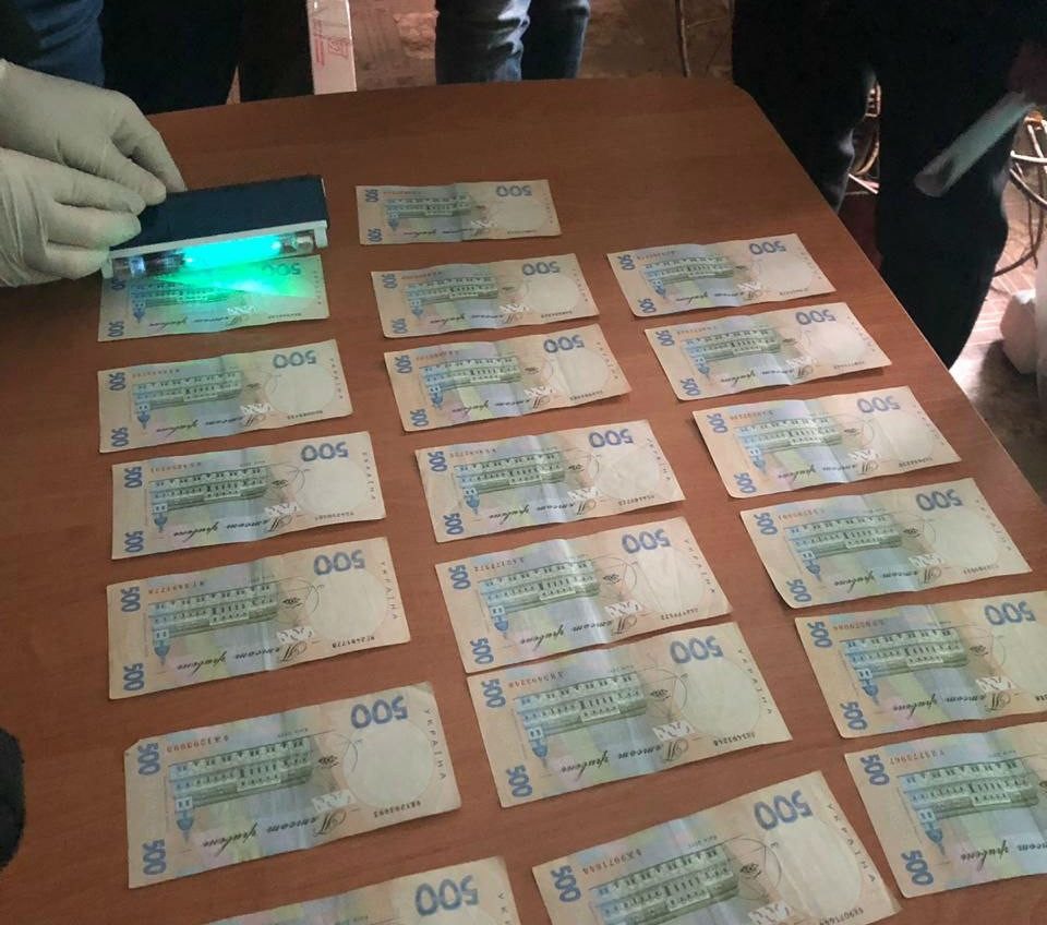 Начальник одной из налоговых инспекций Одесской области вымогал деньги и был пойман “на горячем” «фото»