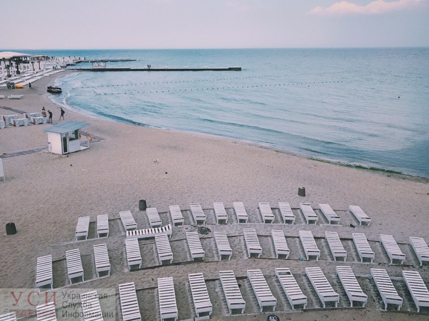 Одесситы подали петицию с требованием убрать лежаки с пляжей «фото»