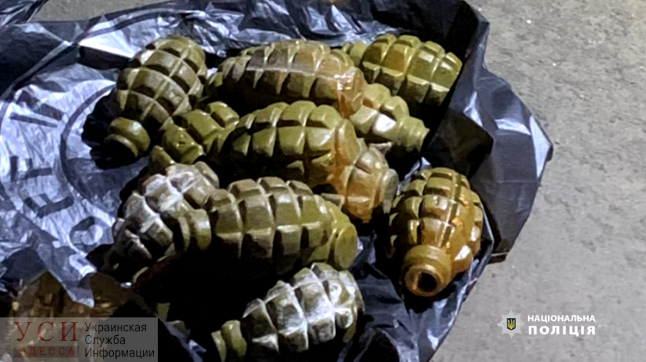 Спецназ задержал в Одессе двух солдат, которые продавали боевые гранаты (видео) «фото»