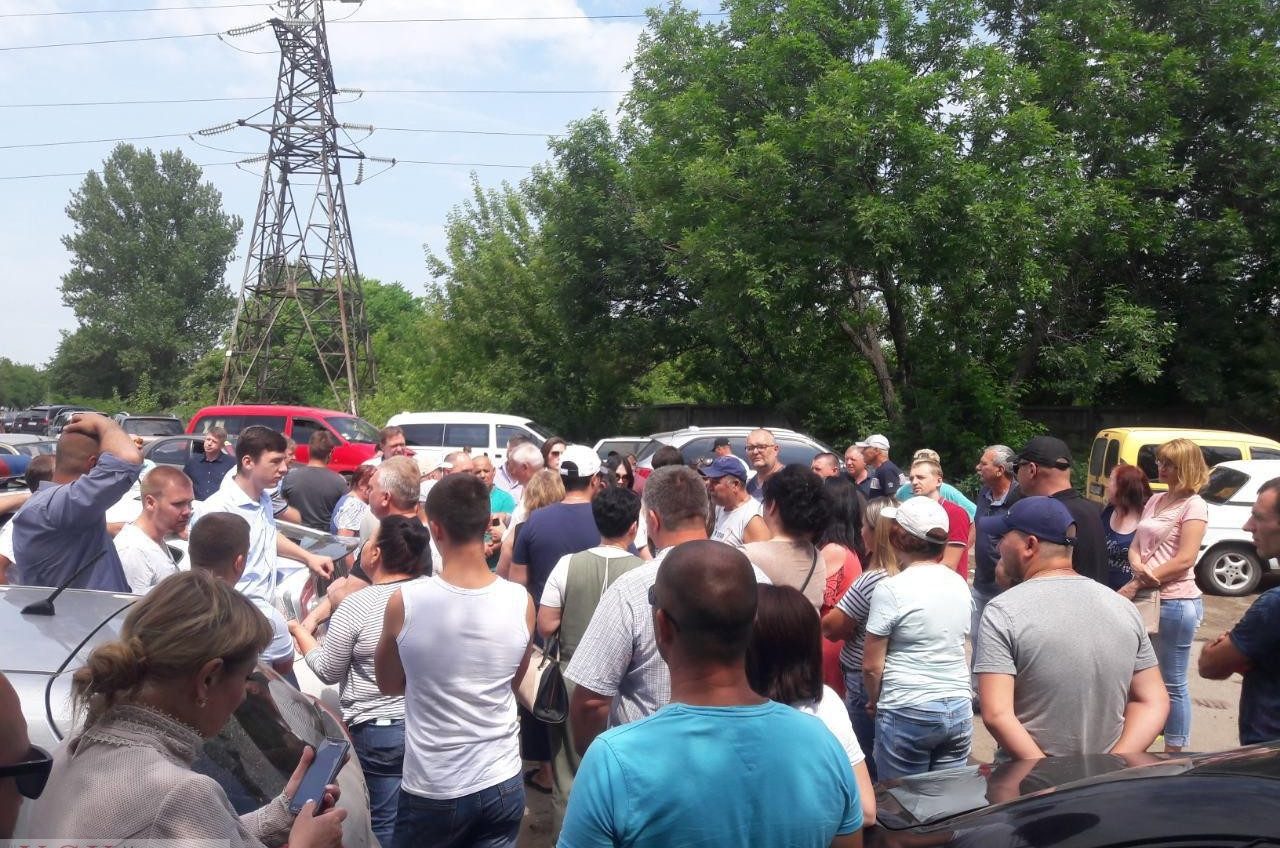 Бунт против фур в Усатово: жители будут перекрывать Объездную дорогу, а акцию сделают бессрочной (фото) «фото»