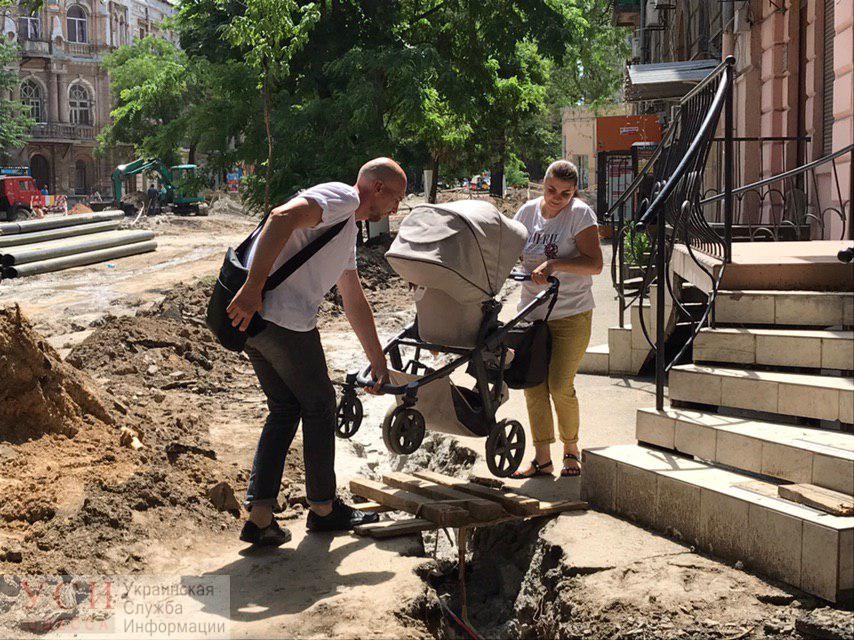 Вырыли яму под домом: из-за ремонта на Софиевской травмировался мужчина (фото) «фото»