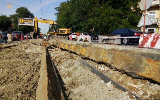 Транспортный коллапс: на Молдаванке водители все лето простоят в пробках из-за ремонта Прохоровской (фото) «фото»