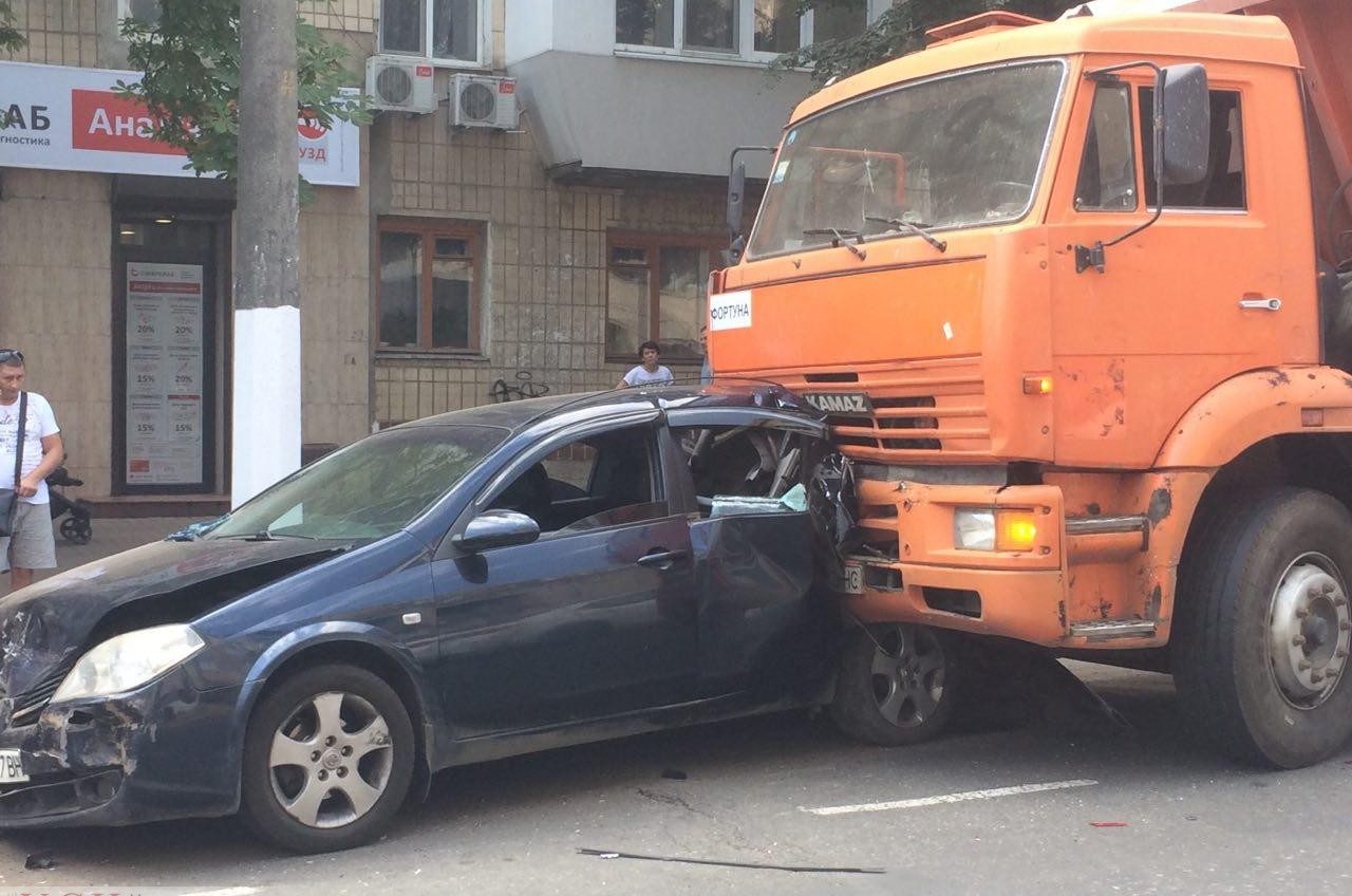 В массовом ДТП на Черняховского столкнулись 7 автомобилей (фото) «фото»