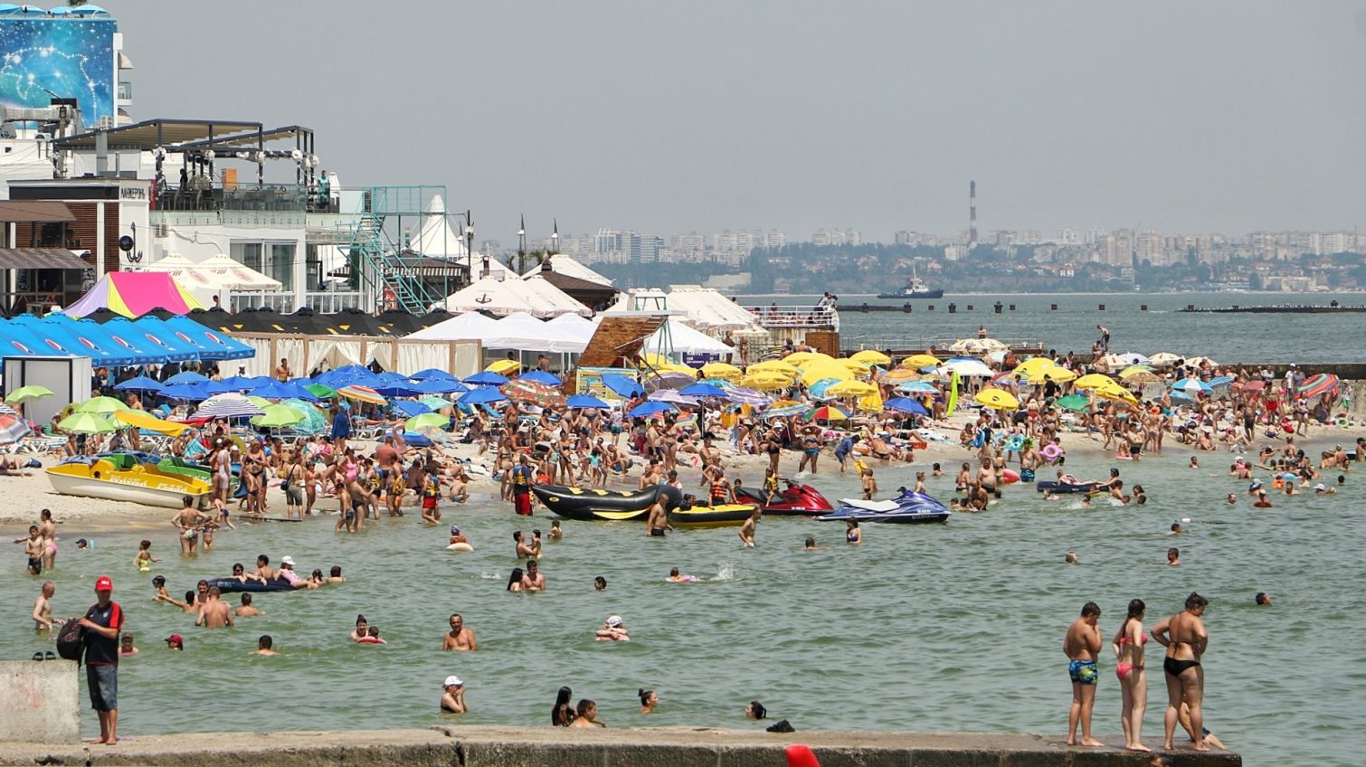 Одесситам обещают жаркий уик-энд: море прогреется до +26 «фото»