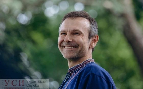 Зеленский планирует обсудить премьерство с Вакарчуком usionline.com Зеленский планирует обсудить премьерство с Вакарчуком «фото»