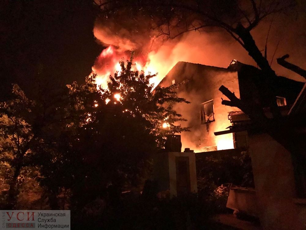 Спасатели тушили пожар на торговом складе под Одессой (фото, видео) «фото»