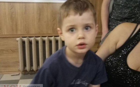 В Одессе нашли 4-летнего ребенка и теперь ищут его родителей (фото) «фото»