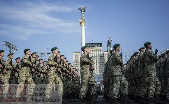 Гройсман хочет все-таки провести военный парад за внебюджетные средства «фото»