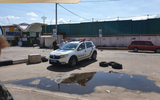 Два предпринимателя – одна парковка: операторы автостоянки “просто увезли” металл на тысячи гривен (фото, документ) «фото»