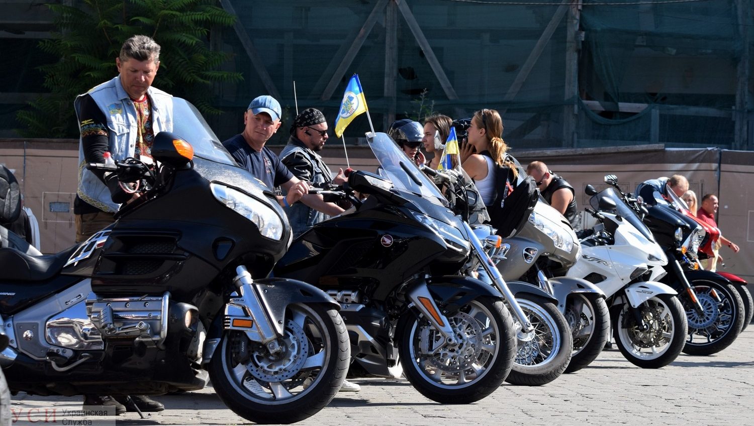 Байкеры со всей Украины выехали из Ужгорода в Одессу в честь единства страны (фото) «фото»