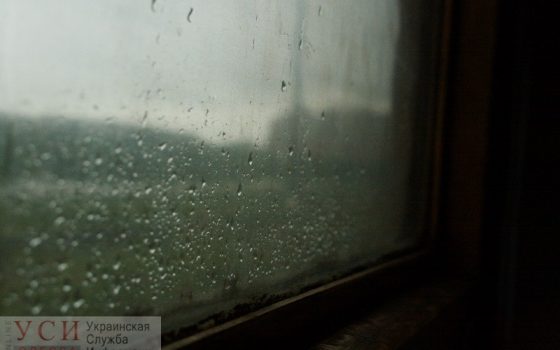 В электричке “Одесса – Вапнярка” во время дождя случился потоп (видео) «фото»