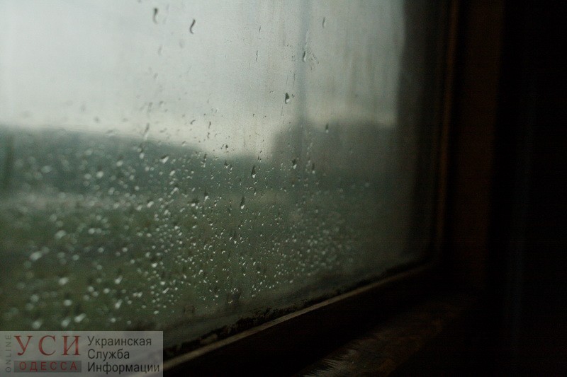 В электричке “Одесса – Вапнярка” во время дождя случился потоп (видео) «фото»