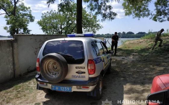В Измаиле на берегу нашли тело парня, который два дня назад утонул в водах Дуная usionline.com В Измаиле на берегу нашли тело парня, который два дня назад утонул в водах Дуная «фото»