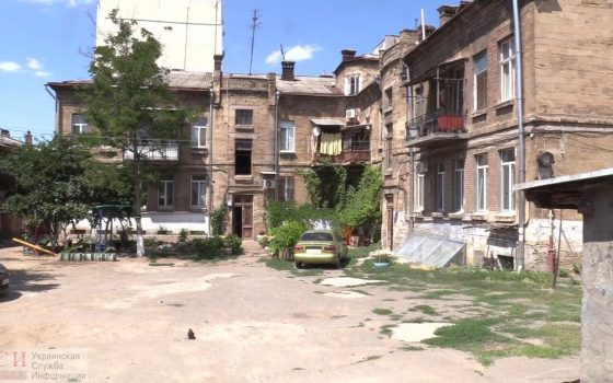 С риском для жизни: более 30 лет жители аварийного дома не могут добиться ремонта здания «фото»