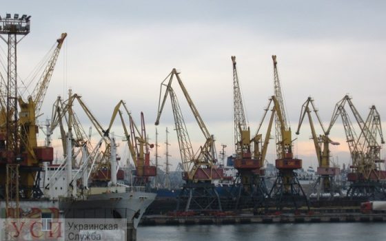 Плавучий кран в морском порту Черноморска отремонтируют за 18 миллионов «фото»