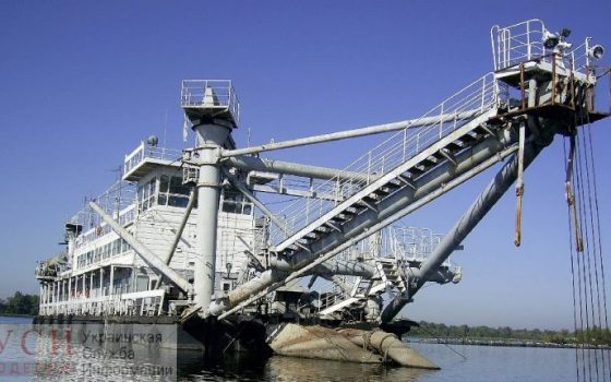 Черноморский порт продолжит дноуглубление в Сухом Лимане «фото»
