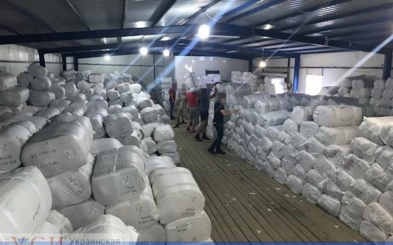 СБУ разоблачила в Одессе контрабандистов, которые контролировали 40% ввоза всего текстиля в Украину: изъяли более 900 тонн товаров (фото) «фото»