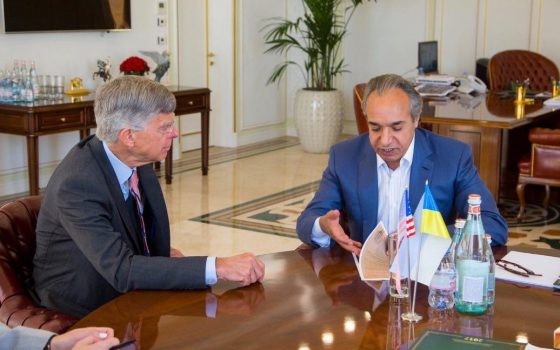 “США твердо поддерживают свободную, обеспеченную и европейскую Украину”: посол США Уильям Тейлор в первый месяц работы в Украине посетил Одессу «фото»