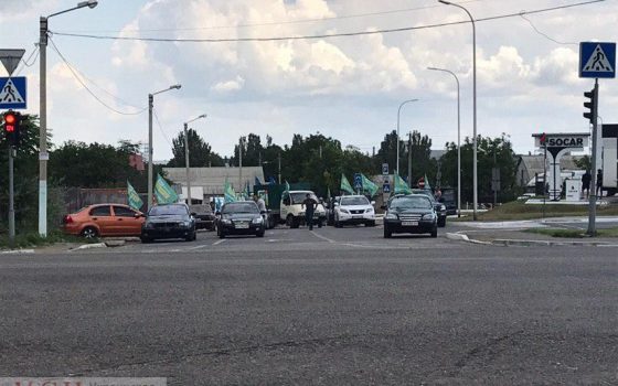“Зе команда” поучаствовала в спасении женщины, которая пыталась спрыгнуть с Клеверного моста «фото»