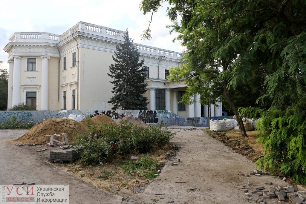 Многомиллионный бюджет под бесконечную реставрацию: УКС снова увеличило финансирование работ в Воронцовском дворце «фото»