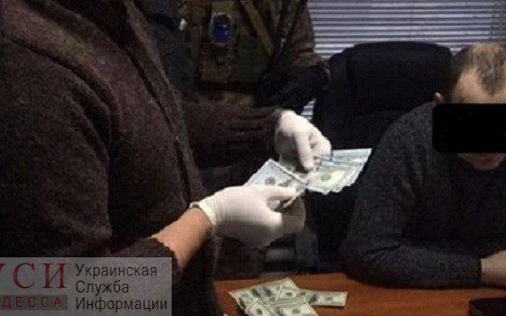 Суд оправдал таможенника-взяточника, пойманного на “горячем” при оформлении груза usionline.com Суд оправдал таможенника-взяточника, пойманного на “горячем” при оформлении груза «фото»