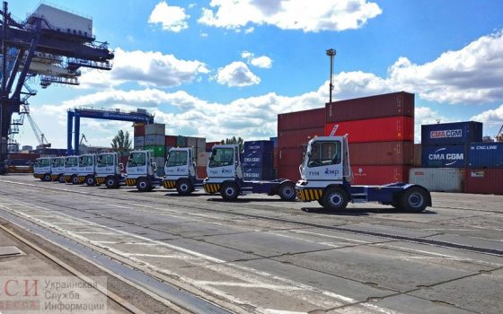 В Одесском морском порту появились 10 новых голландских тягачей (фото) «фото»