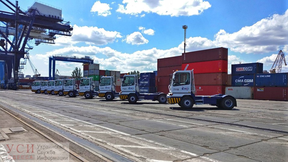 В Одесском морском порту появились 10 новых голландских тягачей (фото) «фото»
