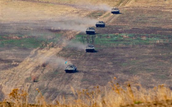 Одесская мехбригада прошла тактические учения на “Широком лане” (фото) «фото»