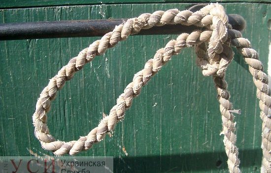 В Чернормске парня нашли повешенным на заборе «фото»