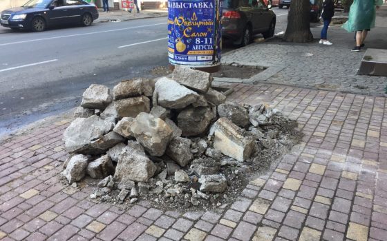 В доме на Канатной обвалился балкон (фото) «фото»
