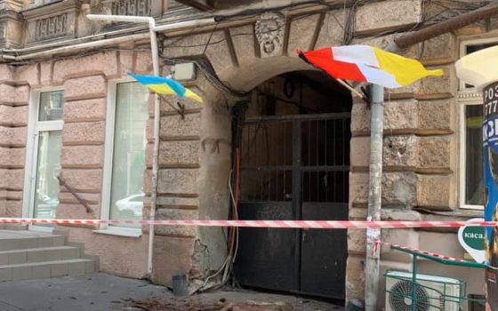 В центре Одессы обрушился балкон (фото) «фото»